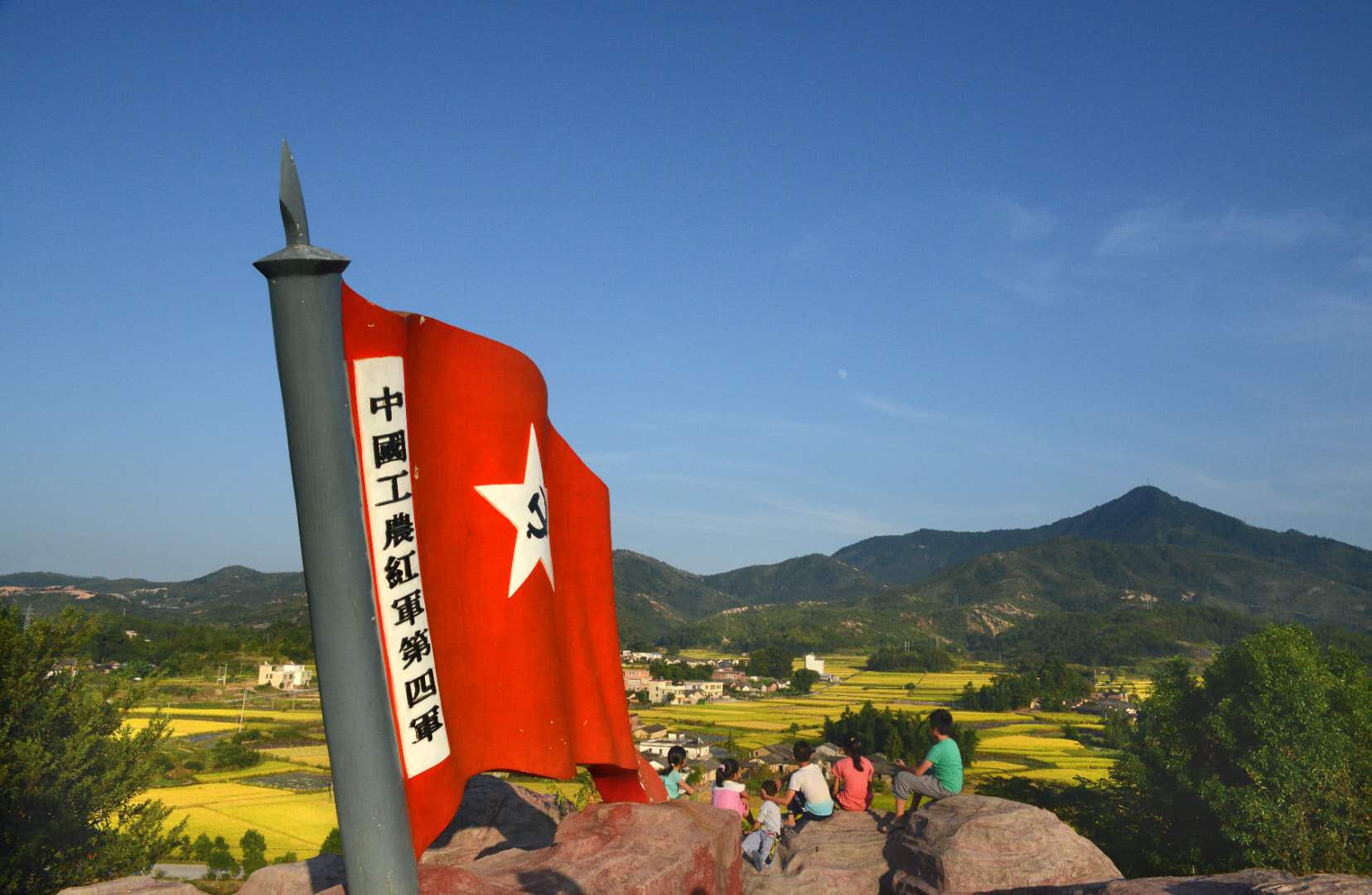 紅四軍旗標(biāo)臺下仁居村一角.jpg